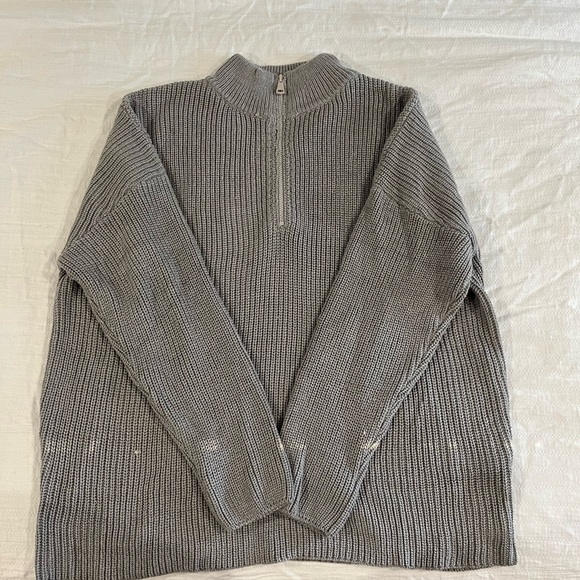 Never worn quarter zip sweater - Picture 1 of 1